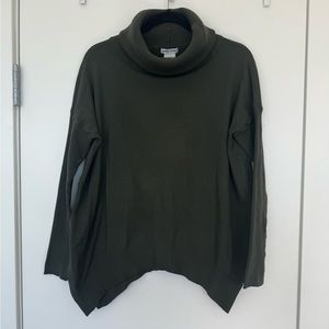 Sweet Romeo Women’s Turtleneck Sweater - Forrest Green M